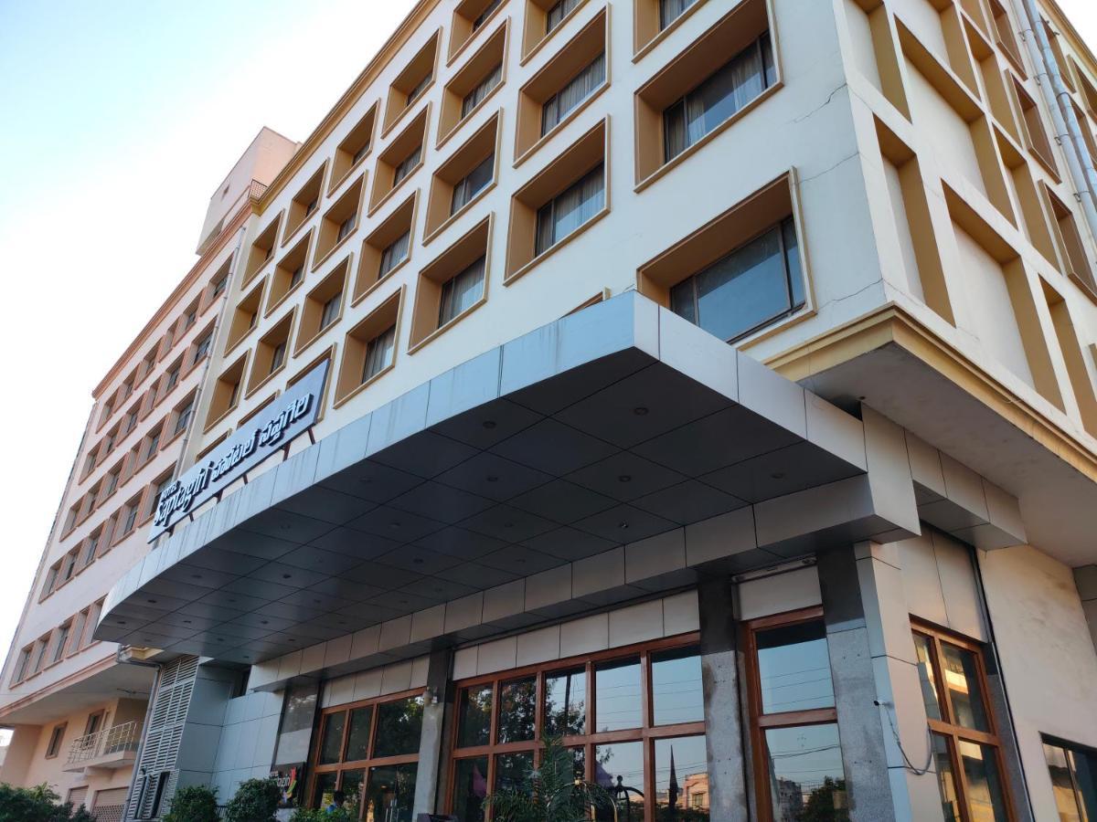 Hotel Saptagiri Hyderabad Exterior foto